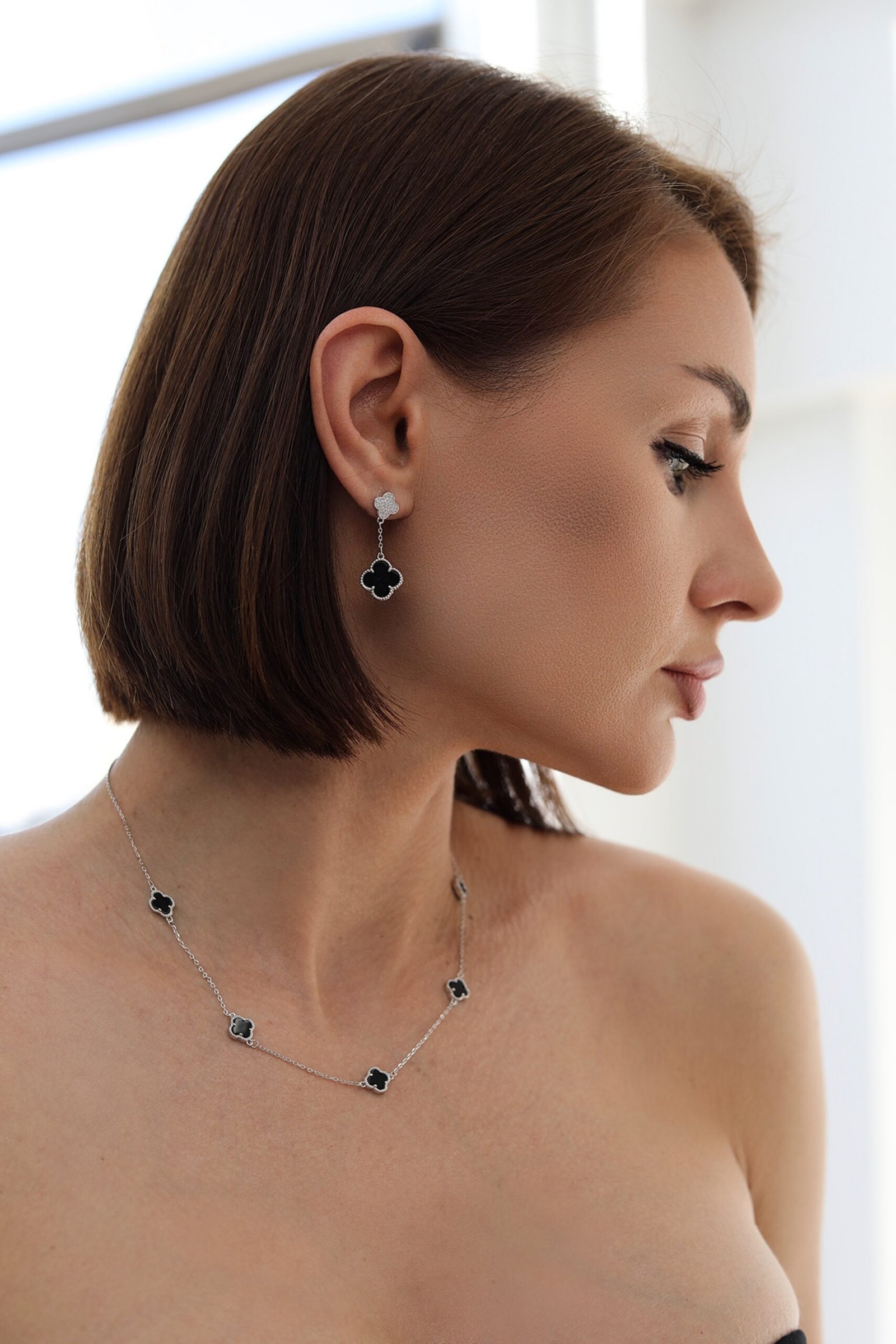 Sidabrinė grandinėlė su Dobilais