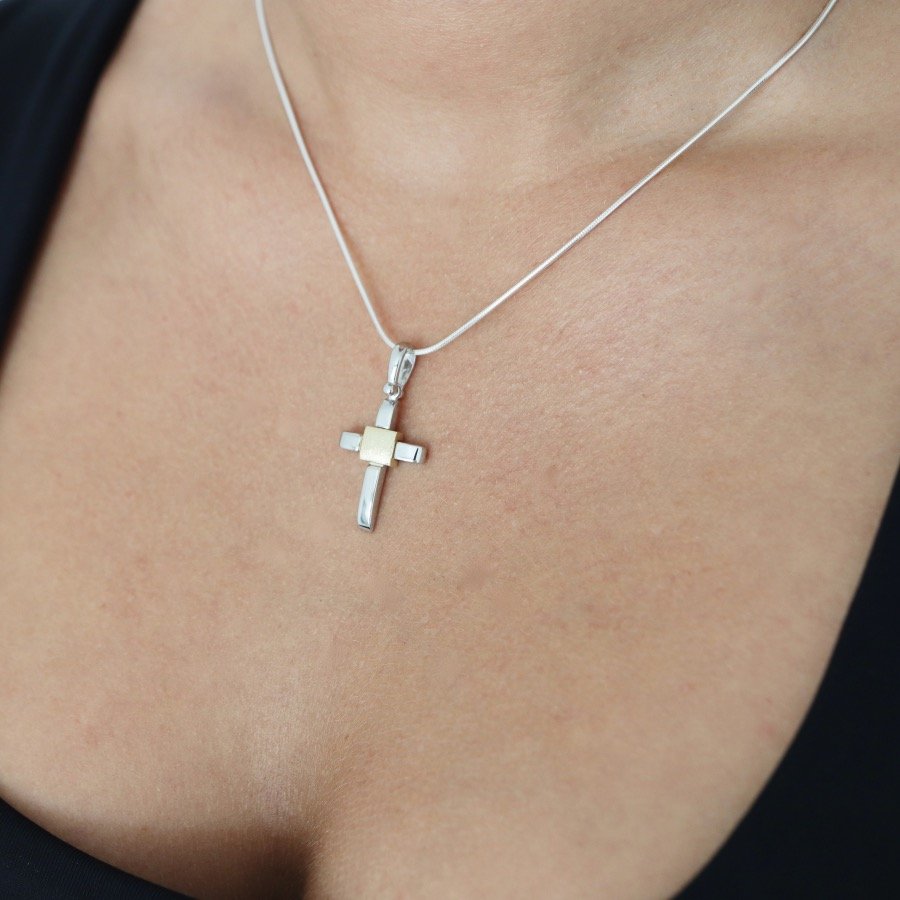 Sidabrinis paauksuotas kryželis